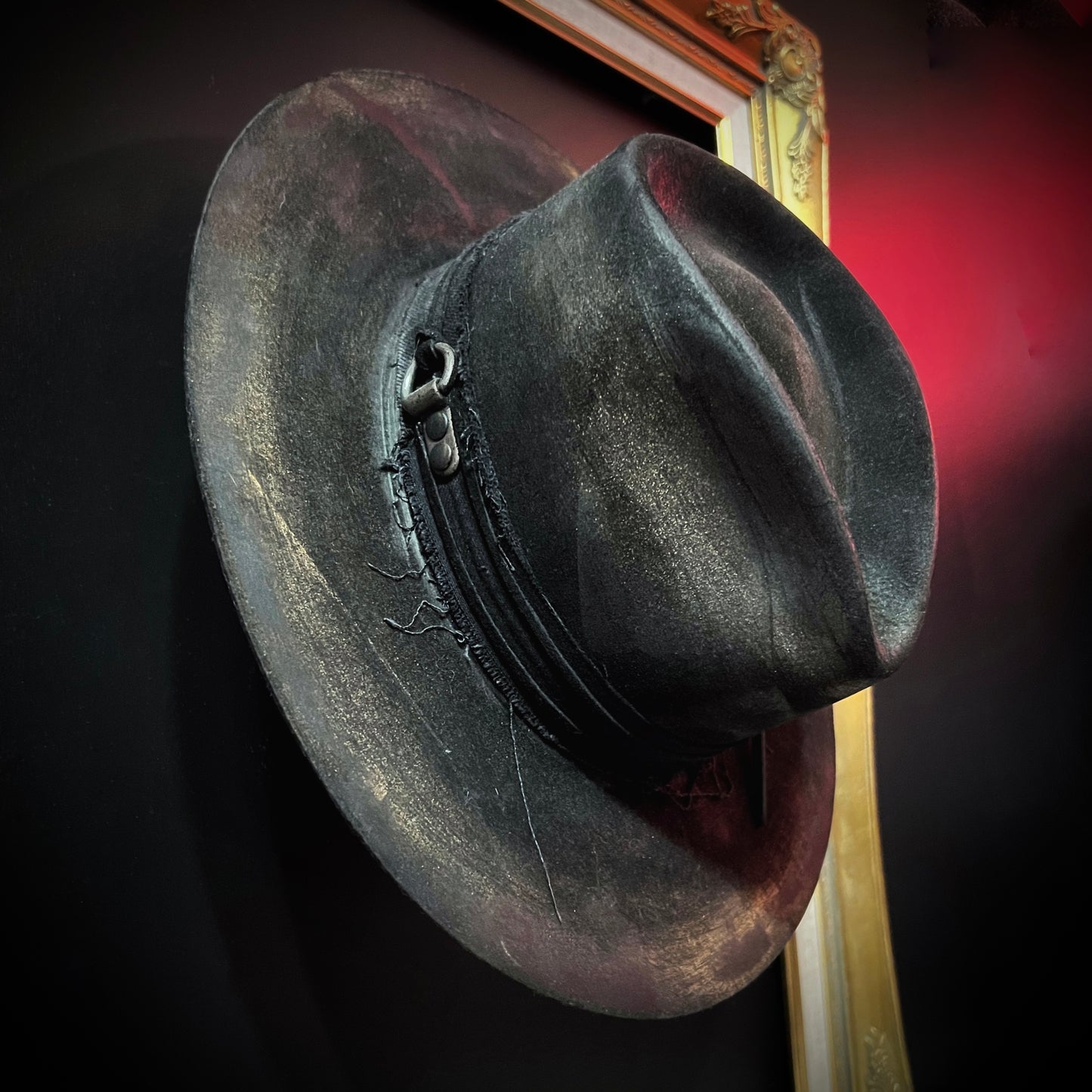 Hat wall mount/stand